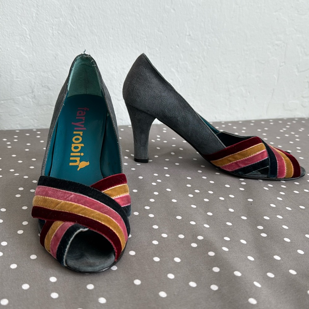 Farylrobin Peep-toe Pumps Teal and Rainbow Size 6 🌈